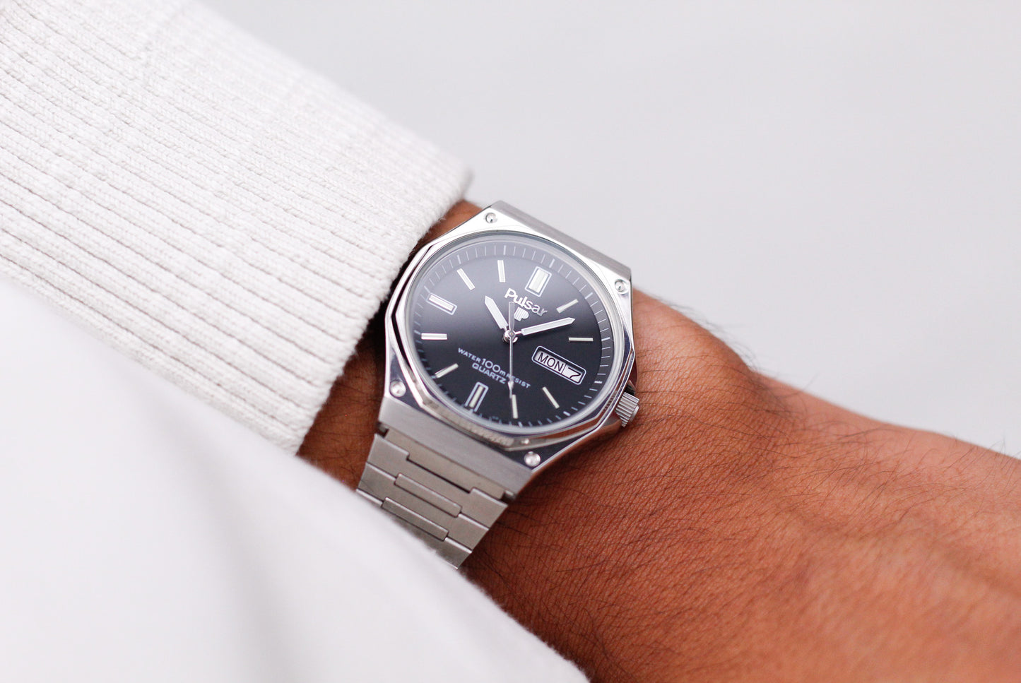 [Near Mint] 1983 Puslar Quartz Matte Black Dial Men's Wrist-Watch W/Tag