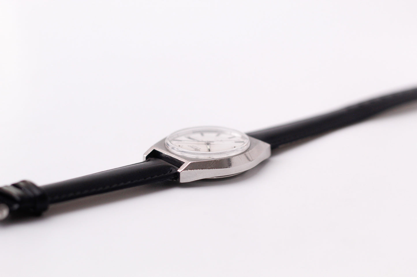 [Serviced] 1975 Seiko Automatic Textured White Dial Men's Wrist-Watch