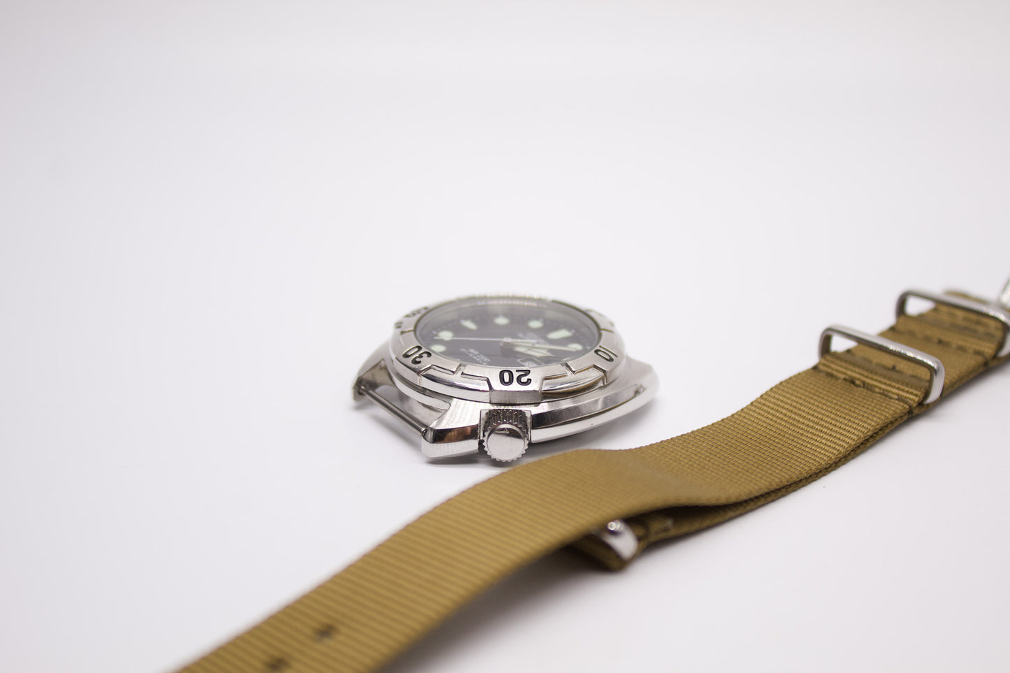 1980s Citizen Automatic Deep Inky Black Dial Men's Compact Diver Wrist-Watch