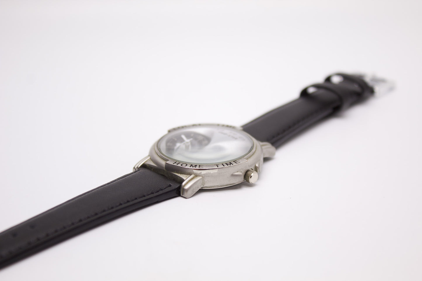 2000s Geo-Star Quartz Dual Time-Zone Panda Dial Men's Wrist-Watch