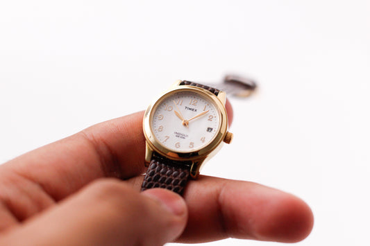 [Mint] 2000s Timex Quartz 'Mother of Pearl' Dial Ladies' Wrist-Watch