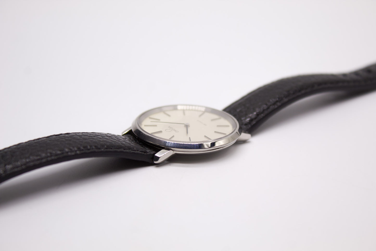 [Serviced] 1970s Omega De Ville Mechanical Straight Grain Silver Dial