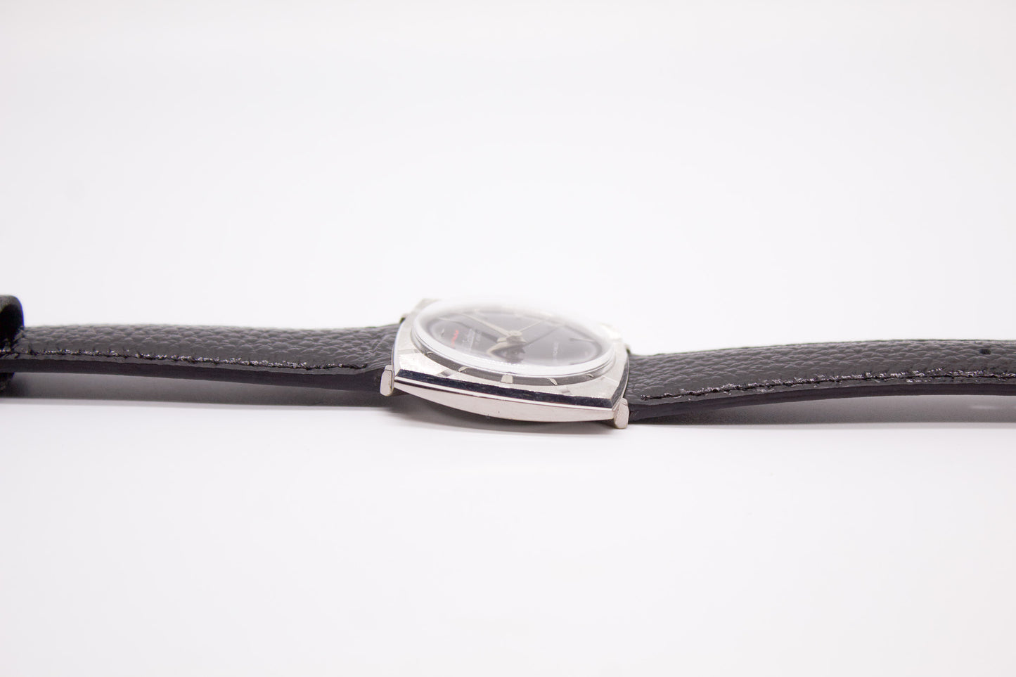 [Serviced] 1960s Waltham Mechanical Inky Black Dial Men's Wrist-Watch