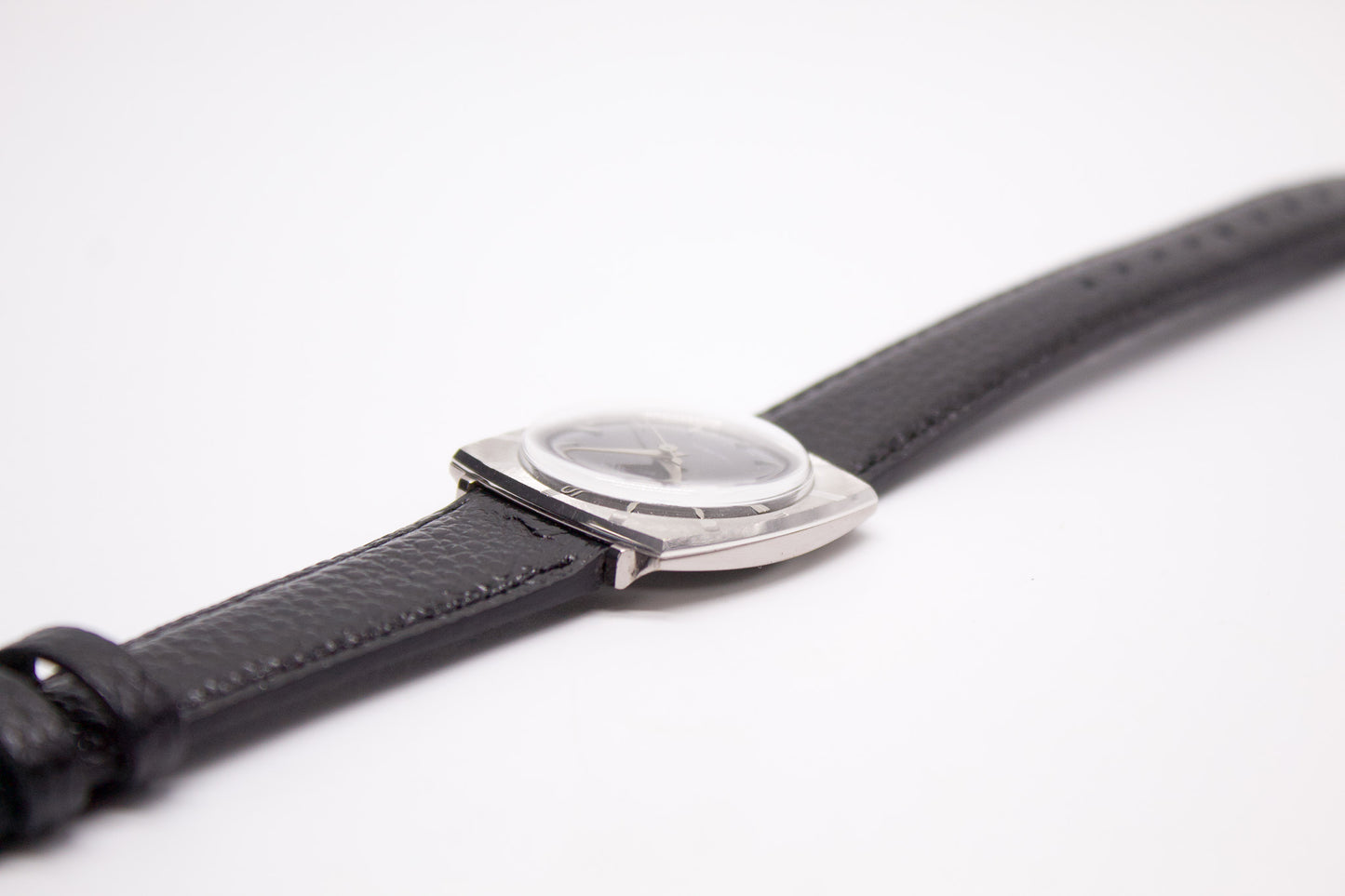 [Serviced] 1960s Waltham Mechanical Inky Black Dial Men's Wrist-Watch