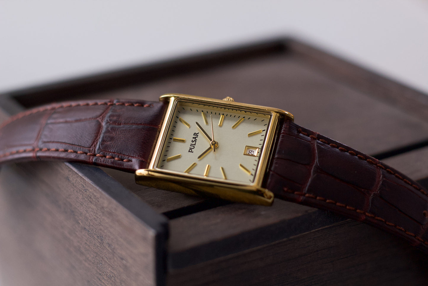 2006 Pulsar Quartz Tank Pale Golden Dial Men's Wrist-Watch