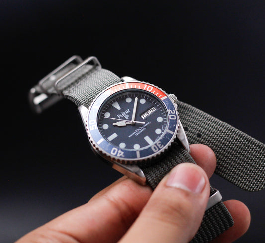 1981 Pulsar Quartz Marine Blue Dial Pepsi Diver Men's Wrist-Watch