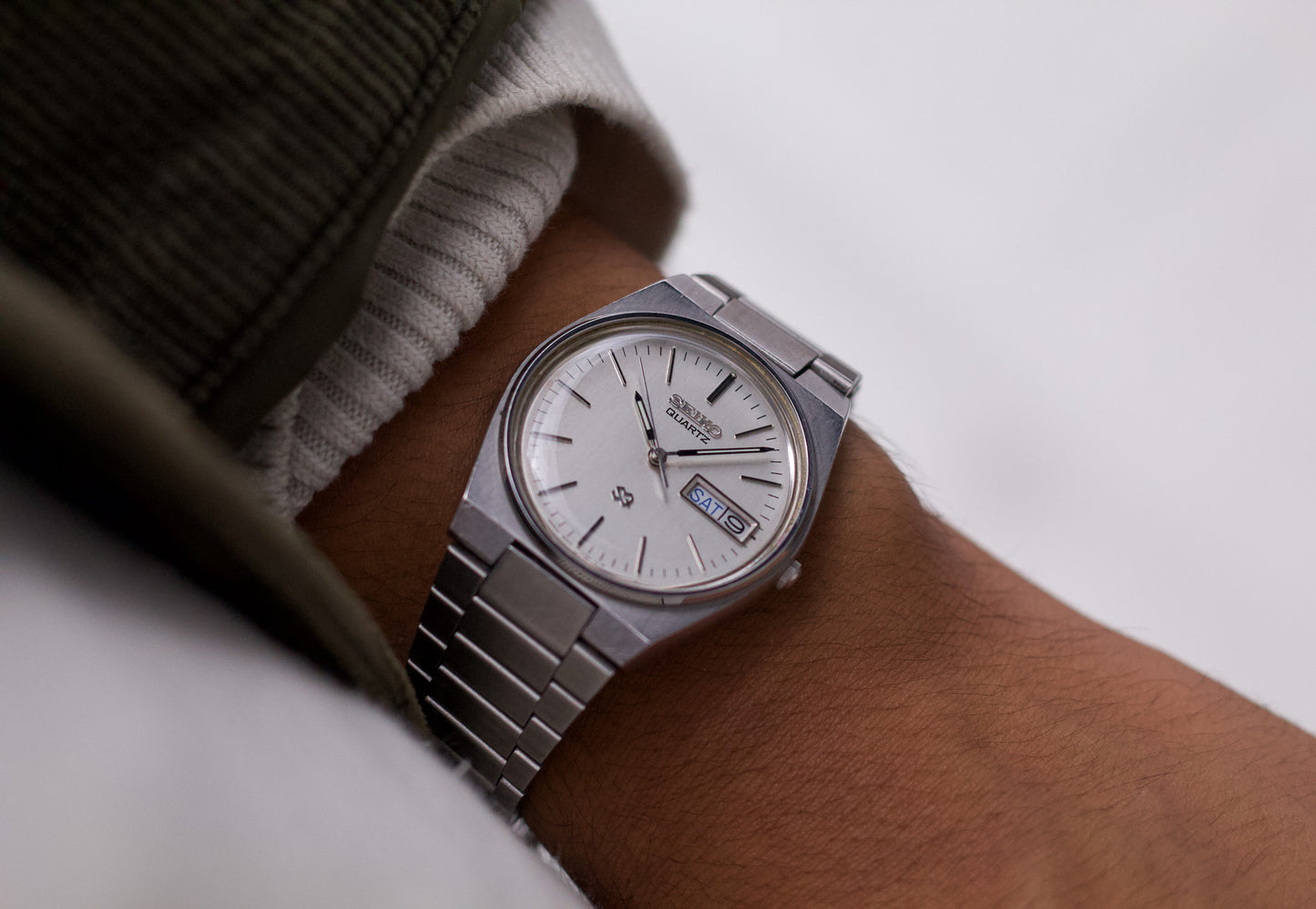 1981 Seiko SQ Straight Grain Silver Dial Men's Wrist-Watch