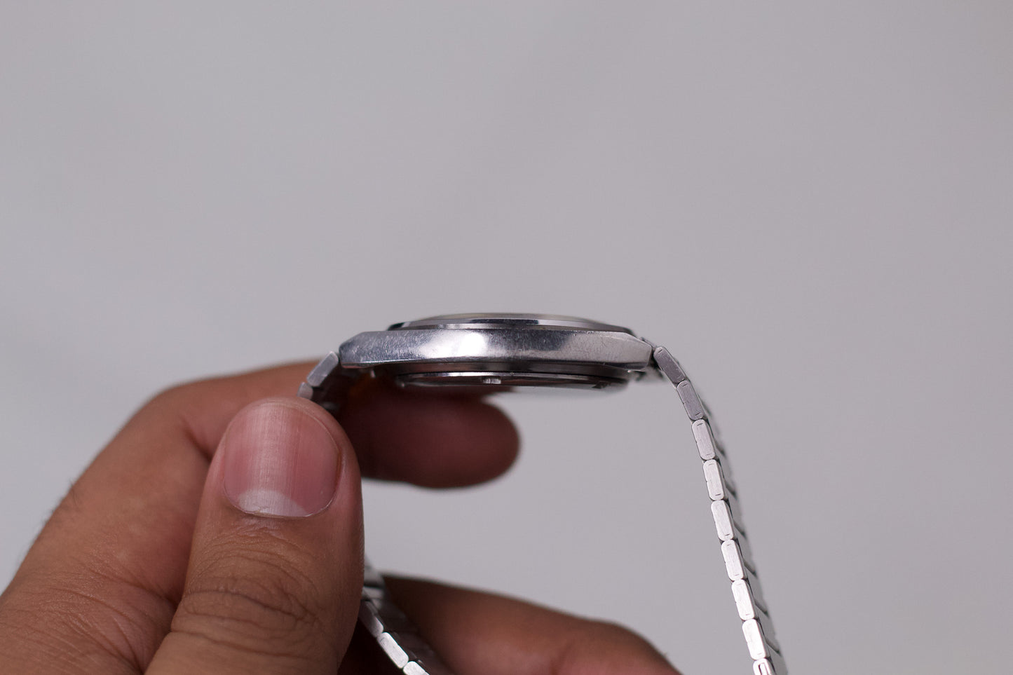 1981 Seiko SQ Straight Grain Silver Dial Men's Wrist-Watch