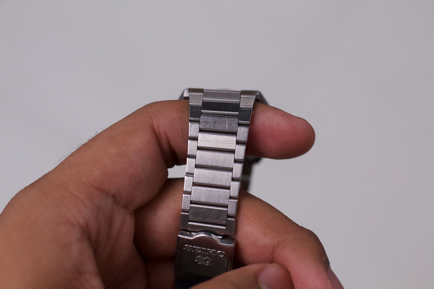 1981 Seiko SQ Straight Grain Silver Dial Men's Wrist-Watch