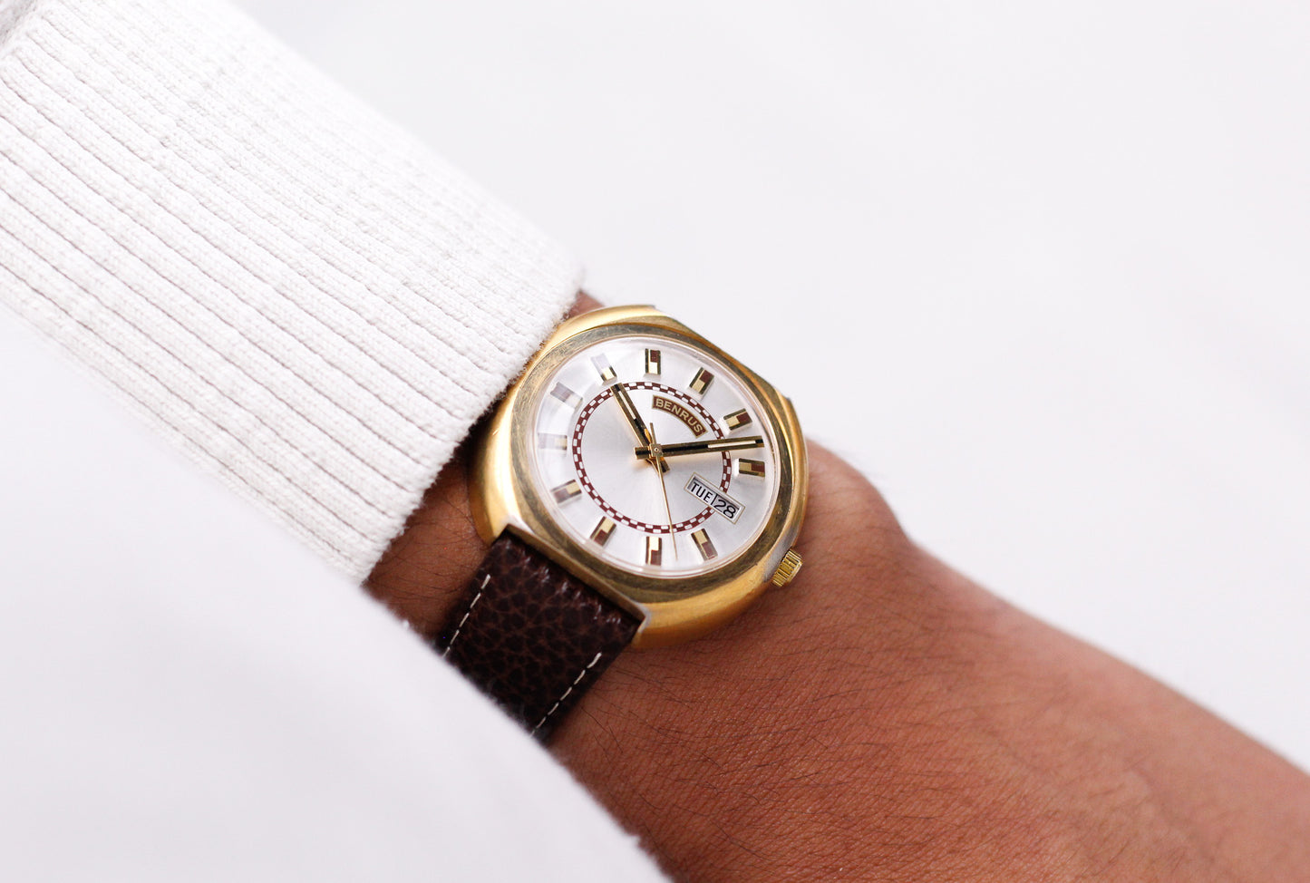 [Serviced] 1970s Benrus Mechanical Silver Sunburst Dial Men's Wrist-Watch