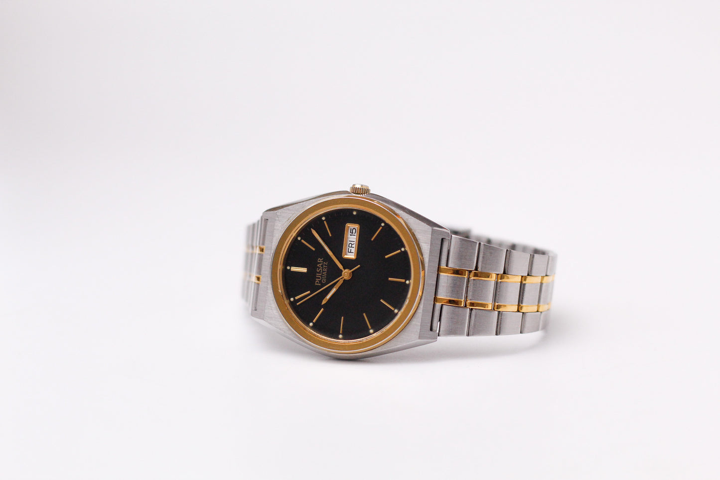 2000s Pulsar Quartz Inky Black Dial Two Tone Men's Wrist Watch
