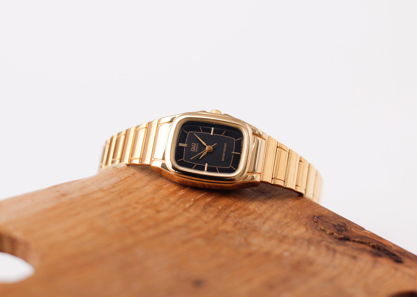 [Near Mint] 1990s Citizen Q&Q Inky Black Dial Ladies' Wrist-Watch