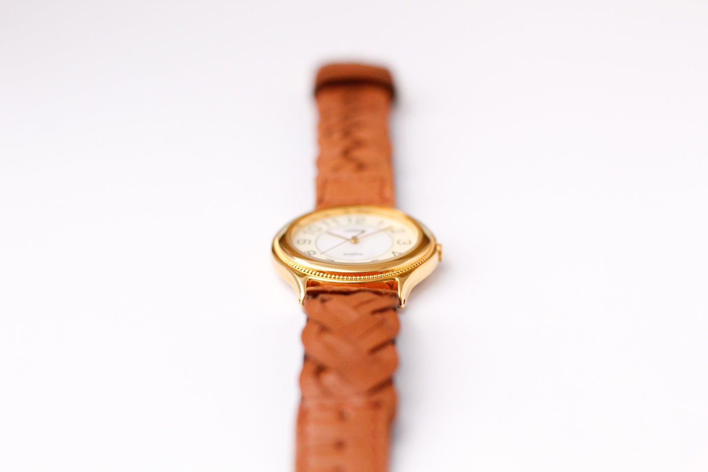 [Mint] 1990s Lorus Quartz Mother of Pearl Dial Ladies' Wrist-Watch