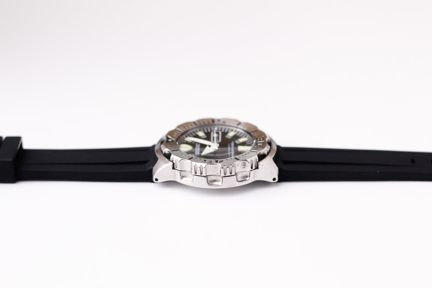 2011 Seiko Automatic Diver's 200M Matte-Black Dial Men's Wrist-Watch
