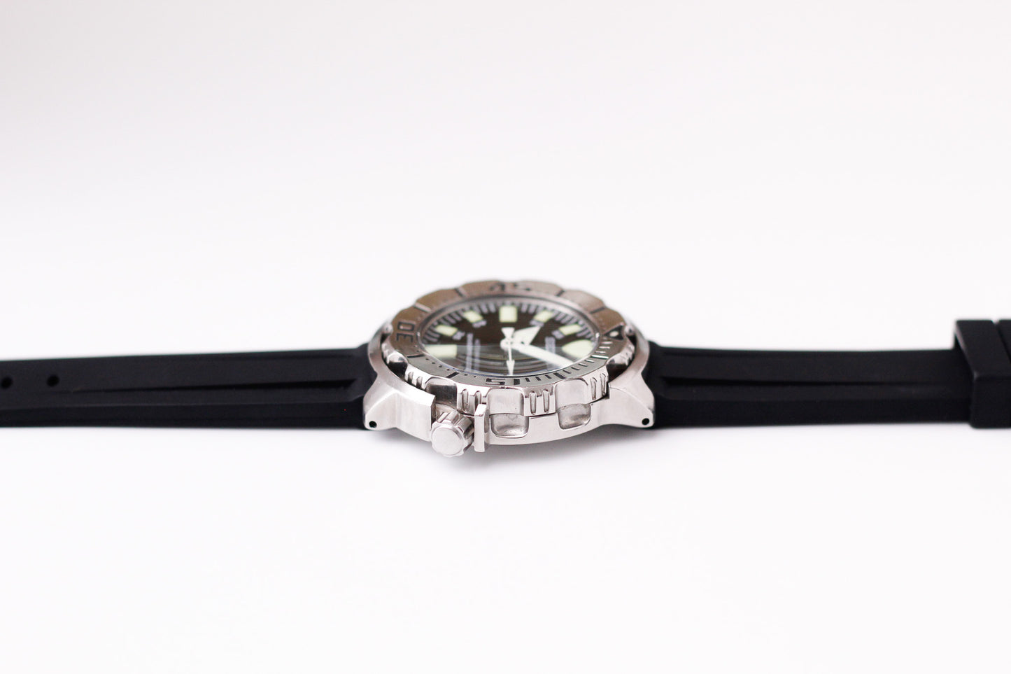 2011 Seiko Automatic Diver's 200M Matte-Black Dial Men's Wrist-Watch