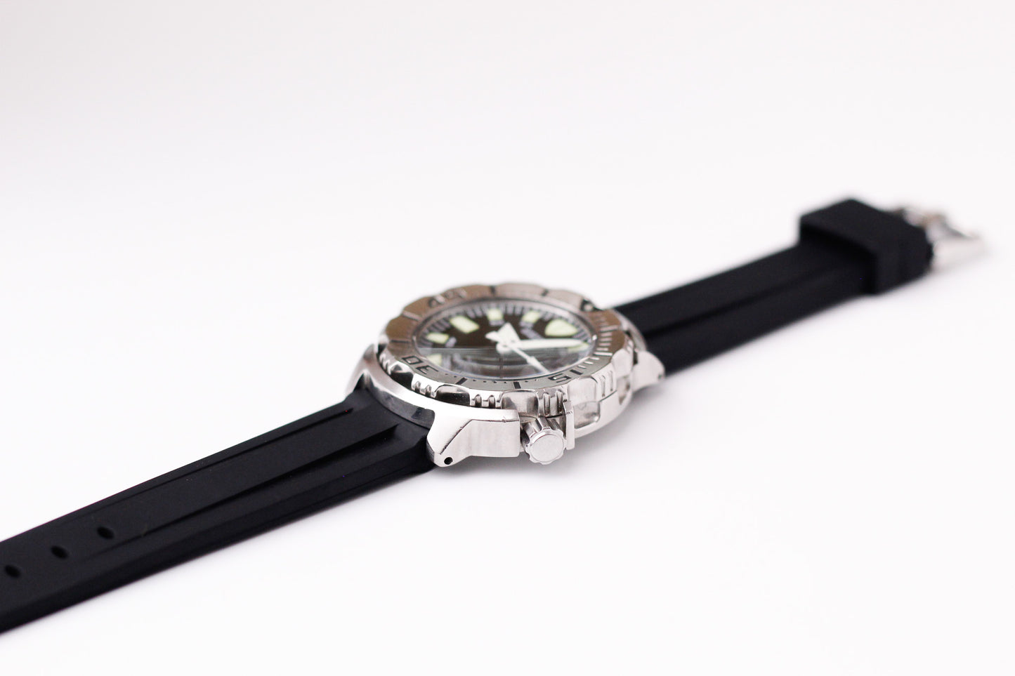2011 Seiko Automatic Diver's 200M Matte-Black Dial Men's Wrist-Watch