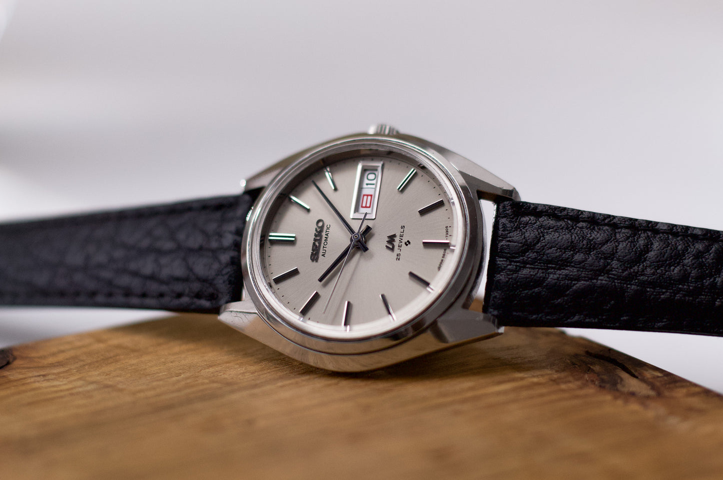 [Serviced] 1971 Seiko Lord-Matic Golden Gray Sunburst Dial Men's Wrist-Watch