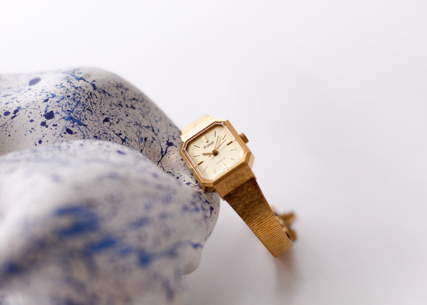 1990 Pulsar Quartz Straight Grain Golden Dial Ladies' Wrist-Watch