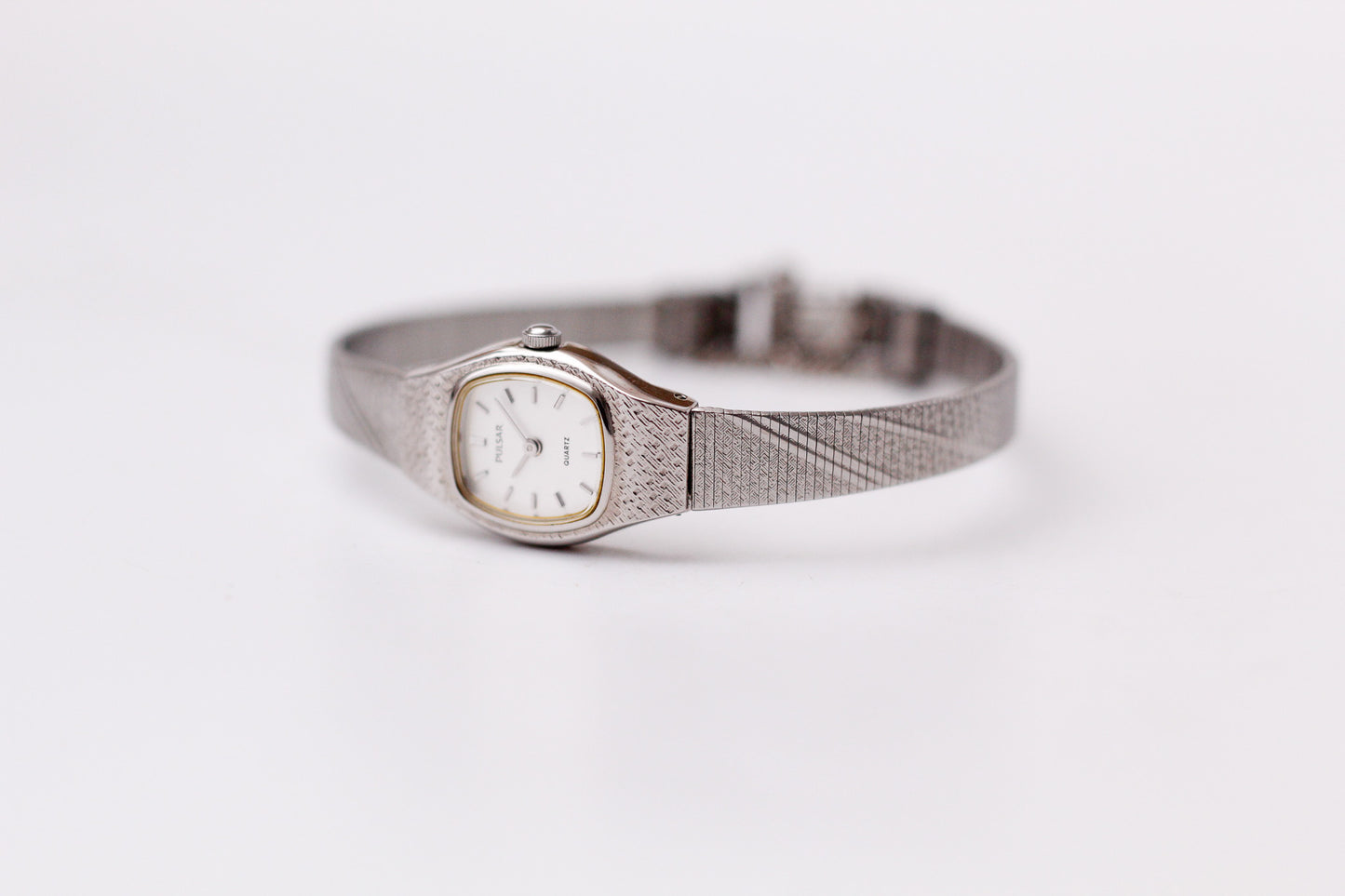 1992 Pulsar Quartz Straight Grain Silver Dial Ladies' Wrist-Watch W/Box