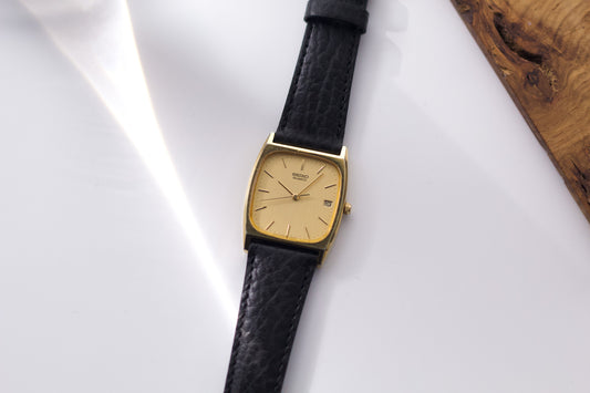 1986 Seiko Quartz Textured Gold Toned Dial Men's Wrist-Watch