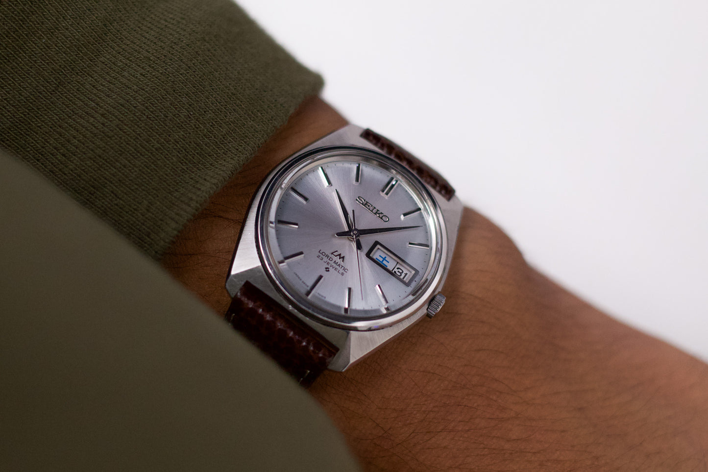 [Serviced] 1969 Seiko Lord-Matic Silver Sunburst Dial Men's Wrist-Watch