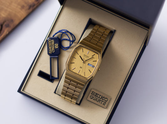 1984 Seiko SQ Gold Straight Grain Dial Men's Wrist-Watch W/Box & Tag