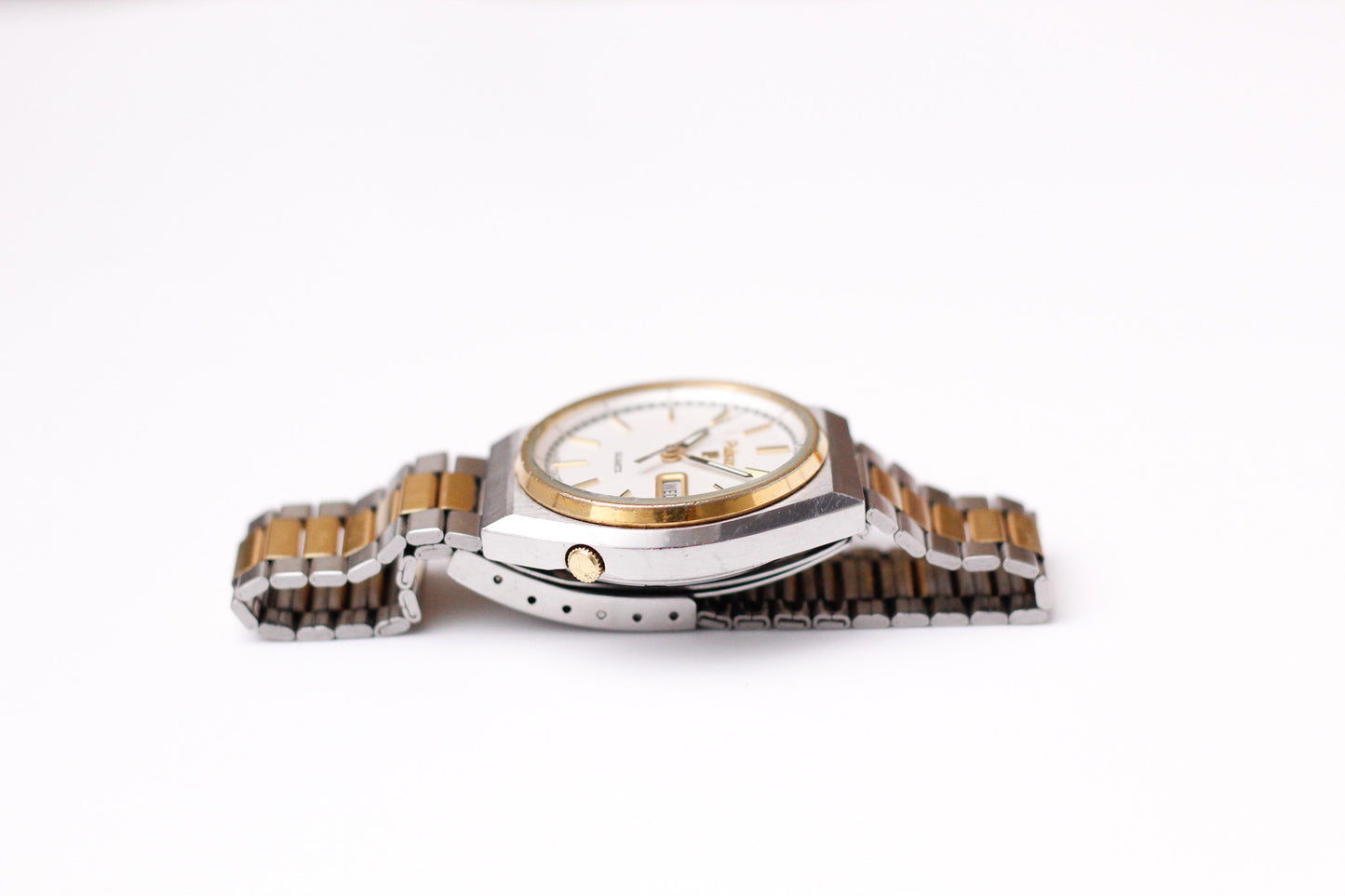 1980 Pulsar Quartz Stark White Dial Men's Two Tone Wrist Watch
