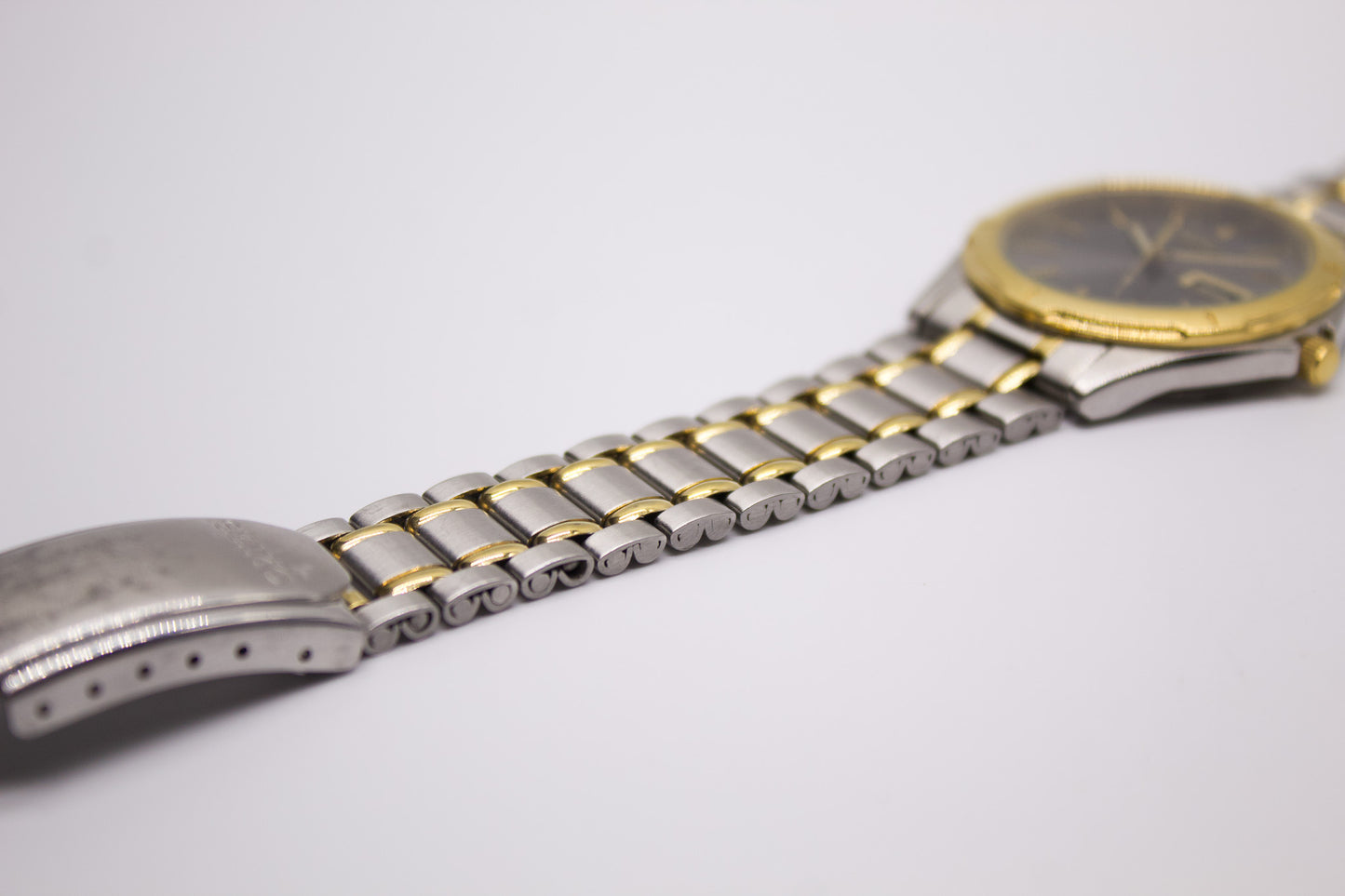 1997 Seiko Two Tone Quartz Sunburst Gray Dial Men's Wrist-Watch