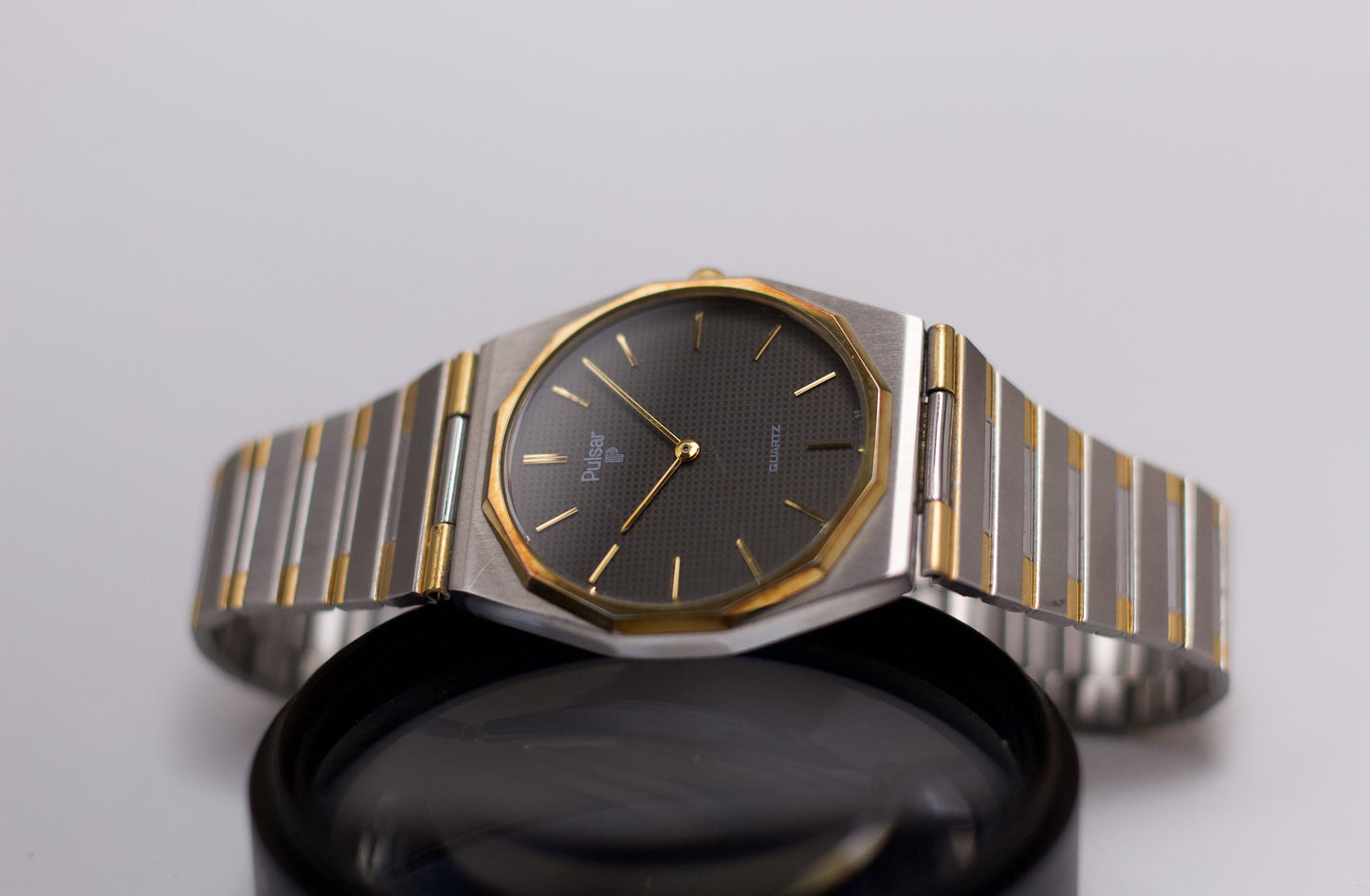 1993 Pulsar Quartz Gray Waffle Dial Two Tone Men's Wrist-Watch