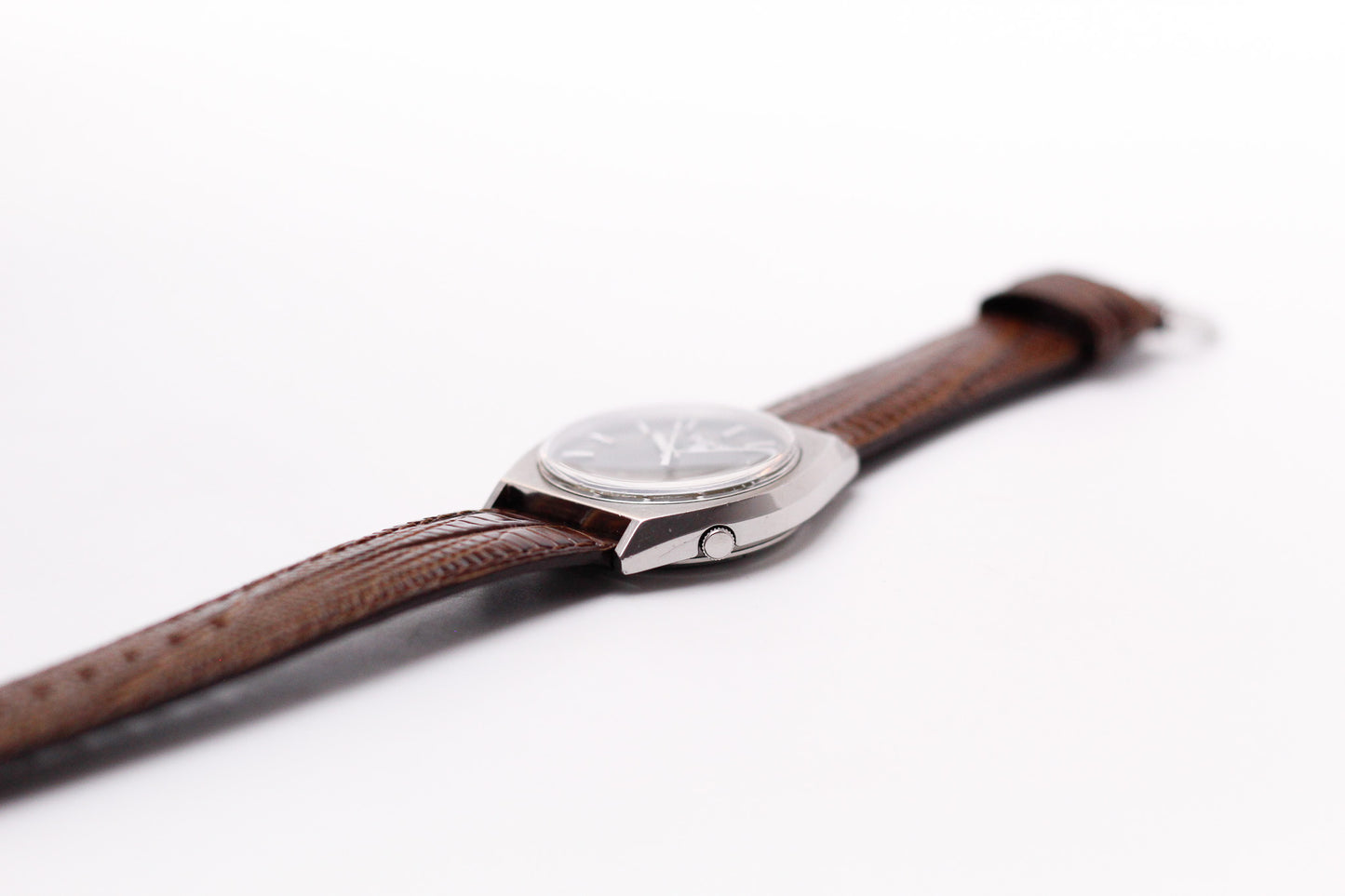1979 Pulsar Quartz Straight Grain Gray Dial Men's Wrist-Watch