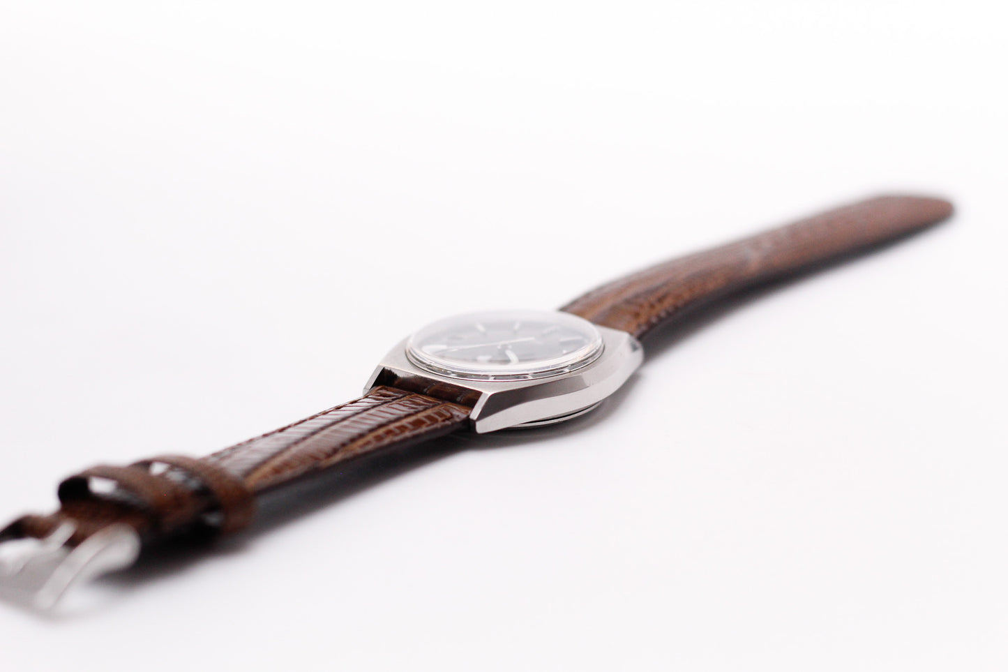 1979 Pulsar Quartz Straight Grain Gray Dial Men's Wrist-Watch
