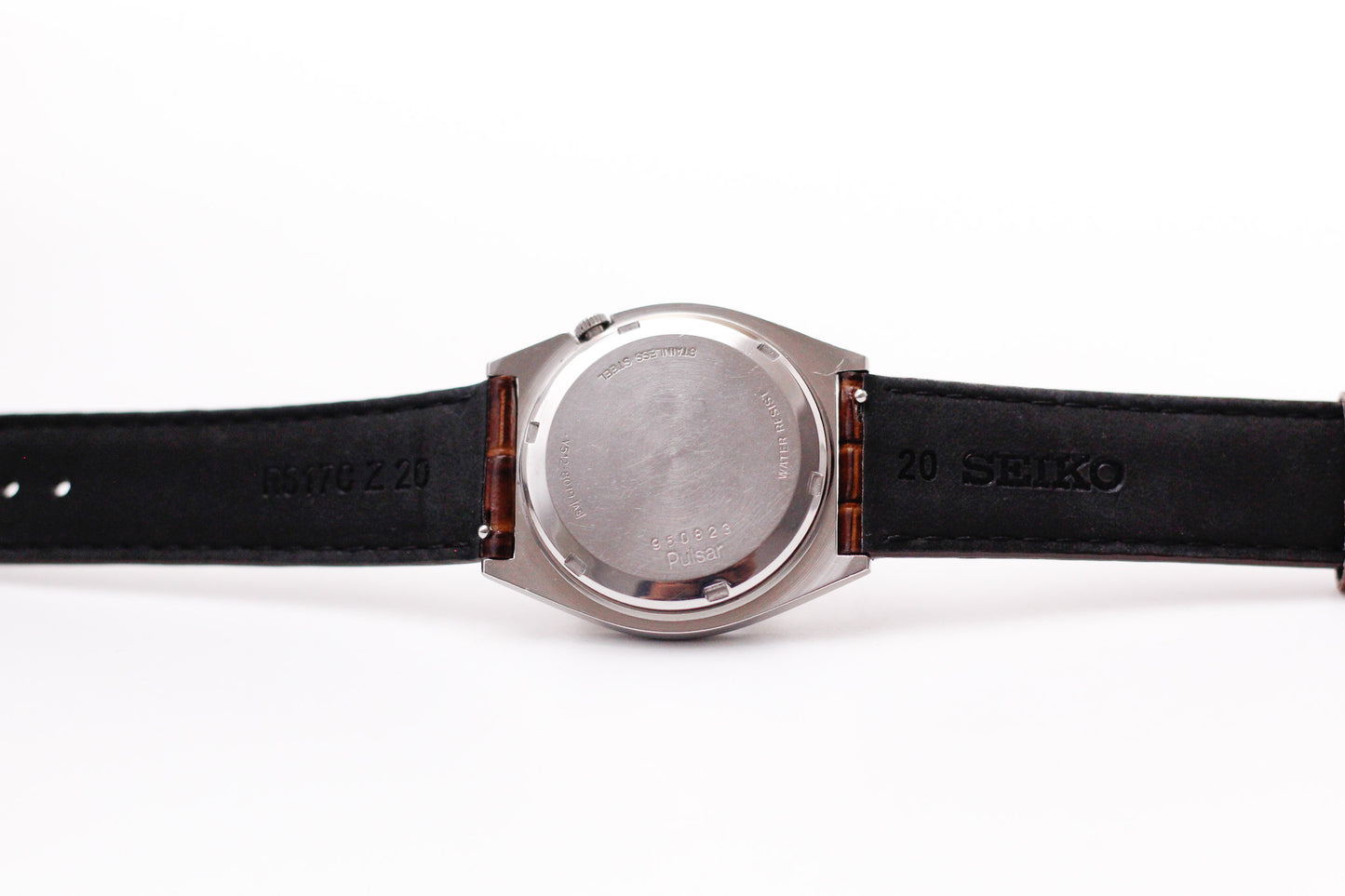1979 Pulsar Quartz Straight Grain Gray Dial Men's Wrist-Watch