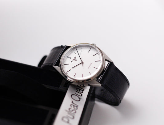 [Near Mint] 1993 Pulsar Quartz Straight Grain Silver Dial Men's Wrist-Watch W/Box