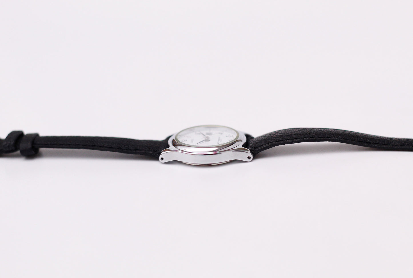 [Mint] 1990s Lorus Quartz Brilliant White Dial Ladies' Wrist-Watch