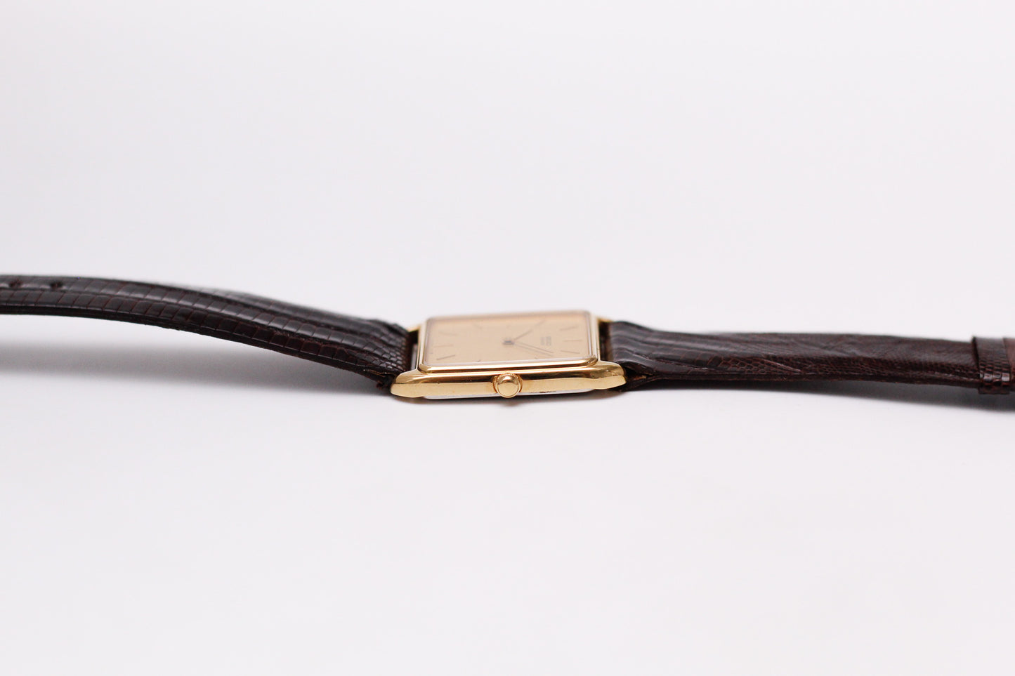 1984 Seiko Quartz Straight Grain Golden Dial Tank Men's Wrist-Watch