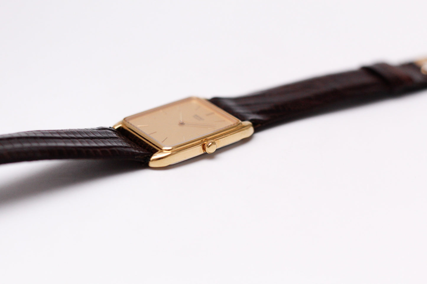 1984 Seiko Quartz Straight Grain Golden Dial Tank Men's Wrist-Watch