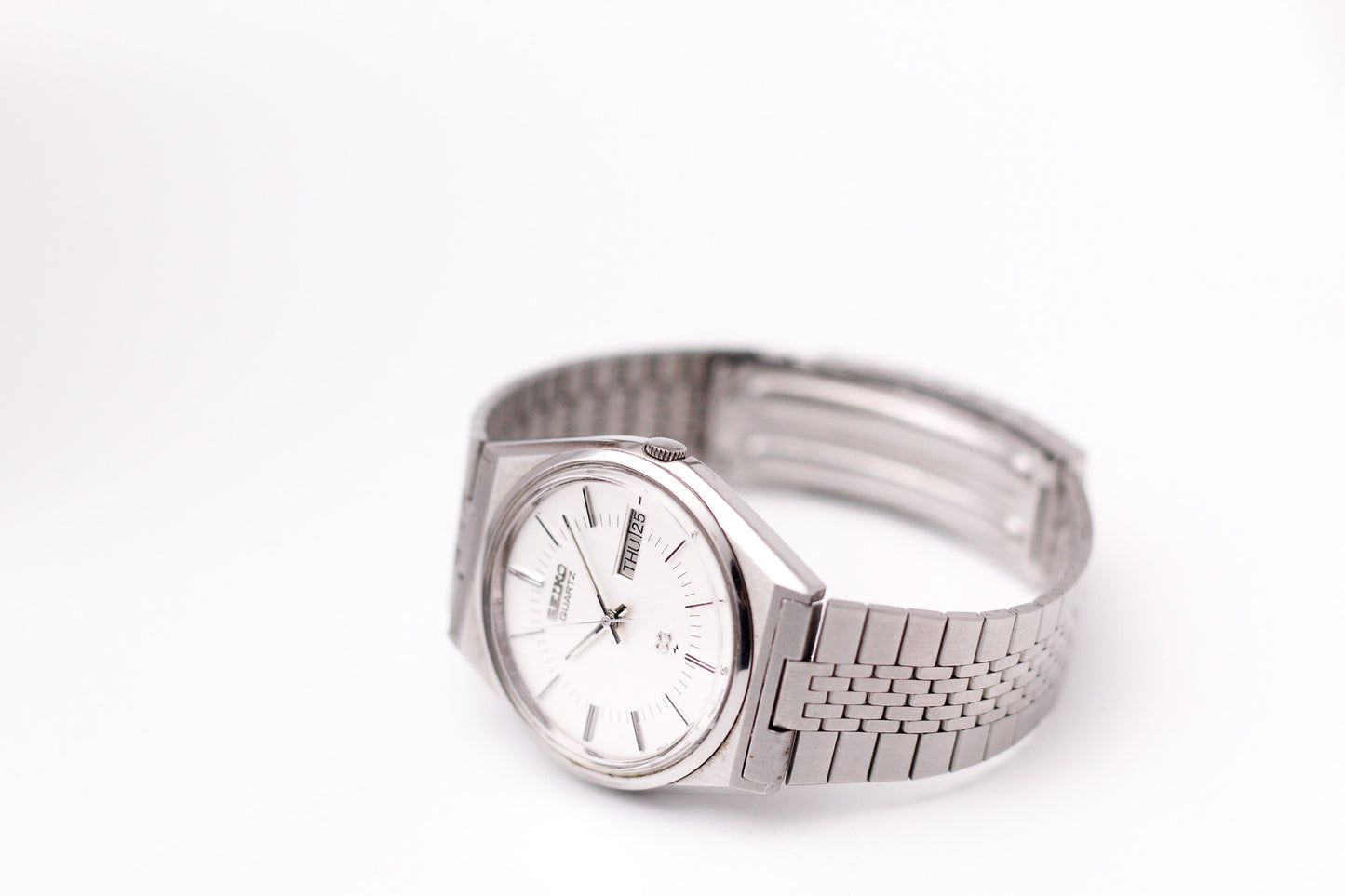 1982 Seiko SQ Straight Grain Silver Dial Men's Wrist-Watch W/Box & Tag