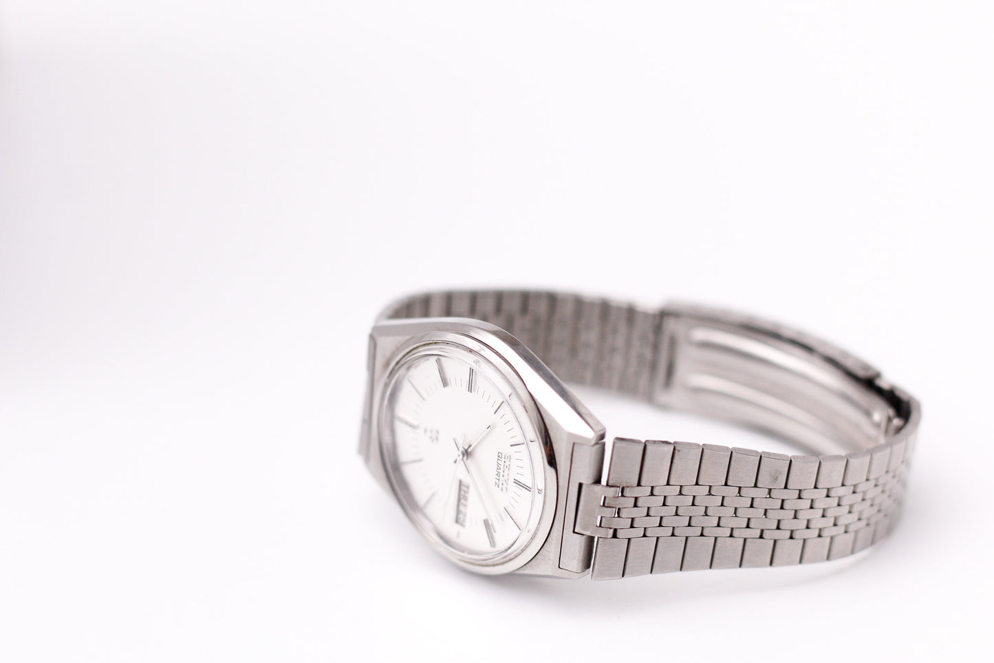 1982 Seiko SQ Straight Grain Silver Dial Men's Wrist-Watch W/Box & Tag