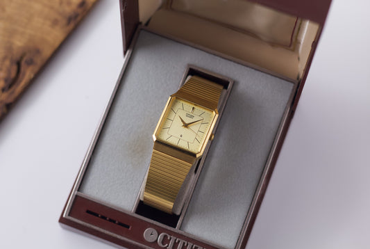 1990s Citizen Quartz Golden 'Tank' Men's Wrist-Watch W/Box