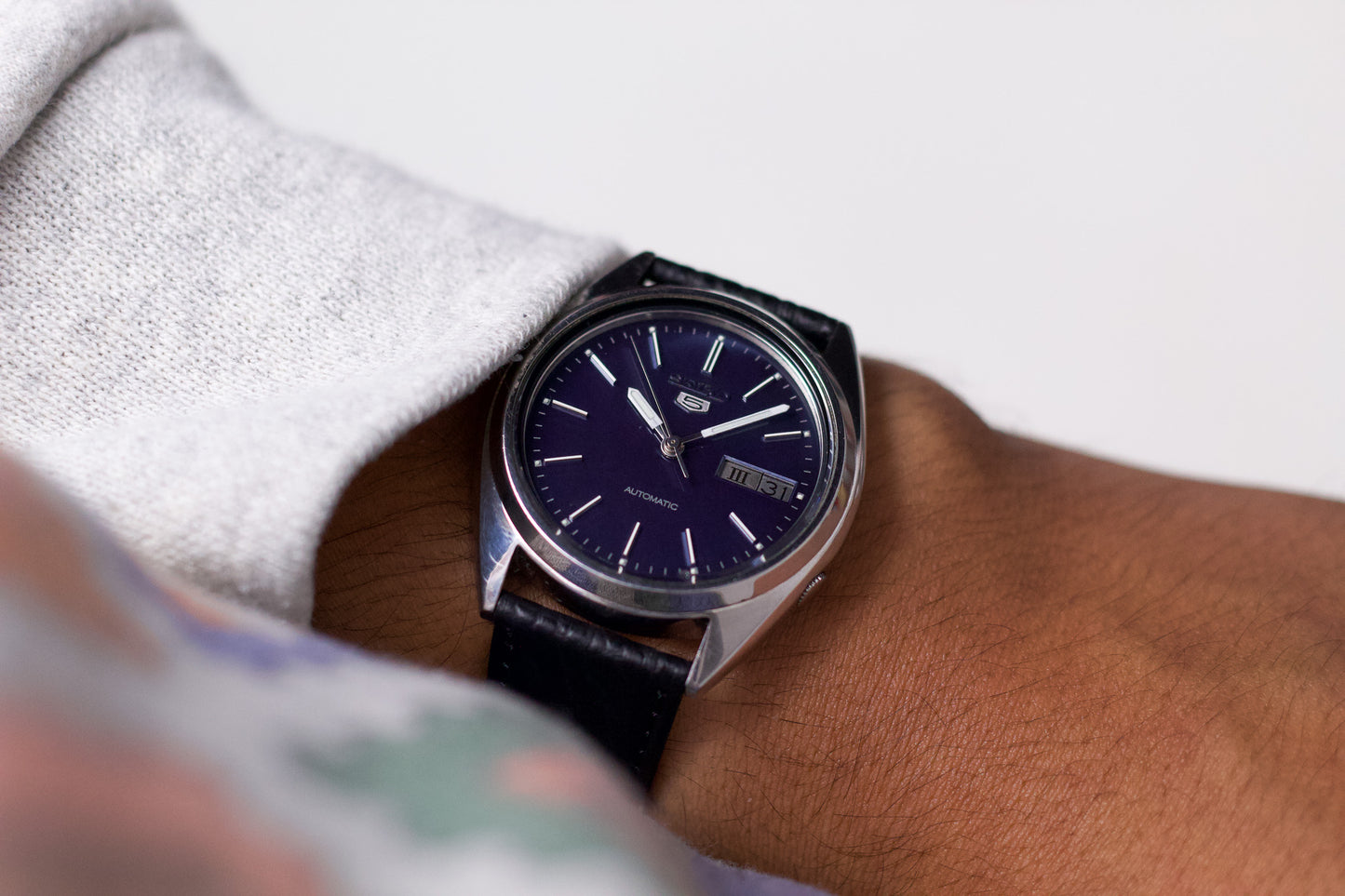 1984 Seiko 5 Automatic Straight Grain Midnight Blue Dial Men's Wrist-Watch