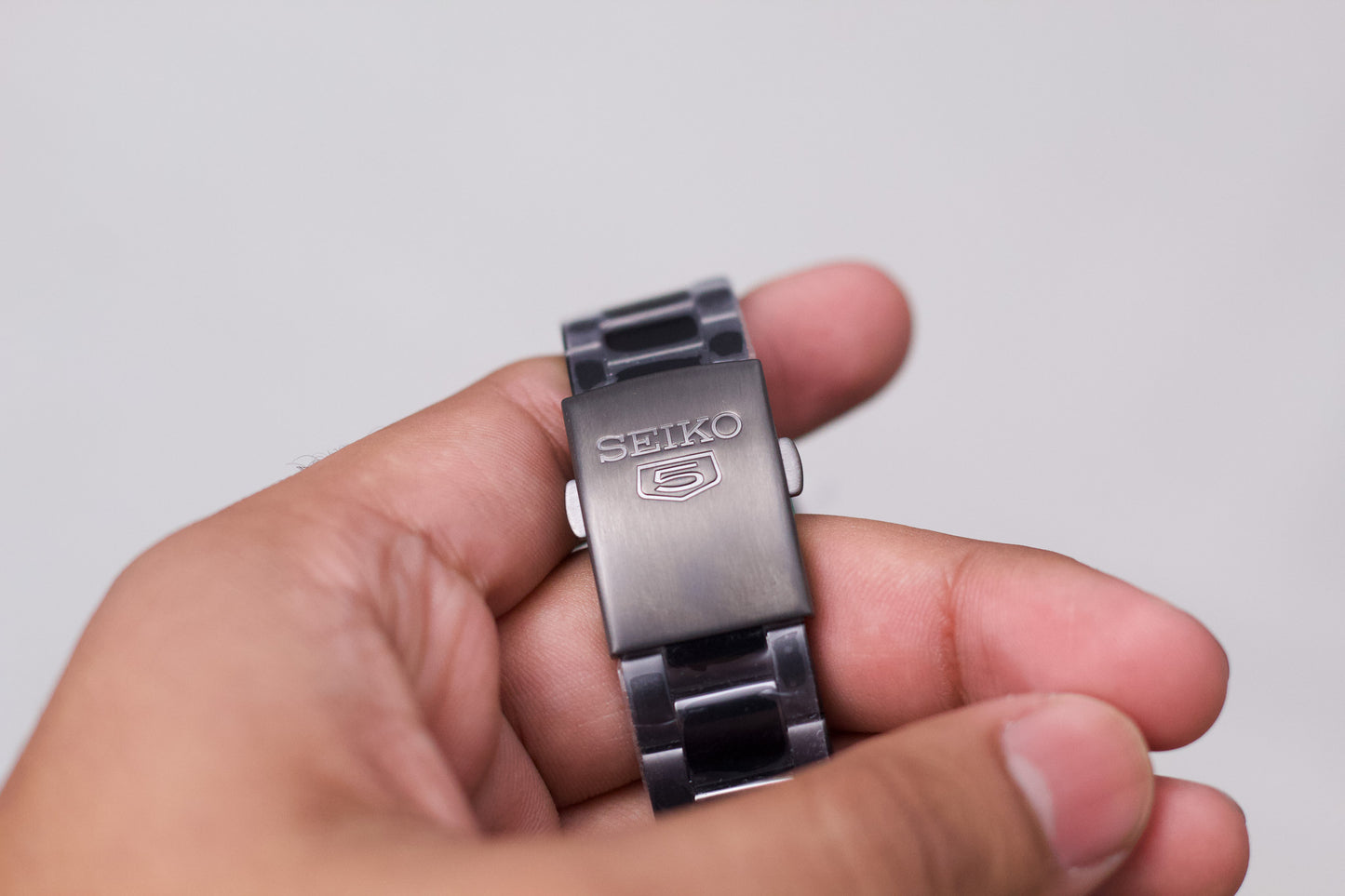 [New Old Stock] 2012 Seiko 5 Automatic Deep Ink Black Dial Men's Wrist-Watch W/Box & Papers