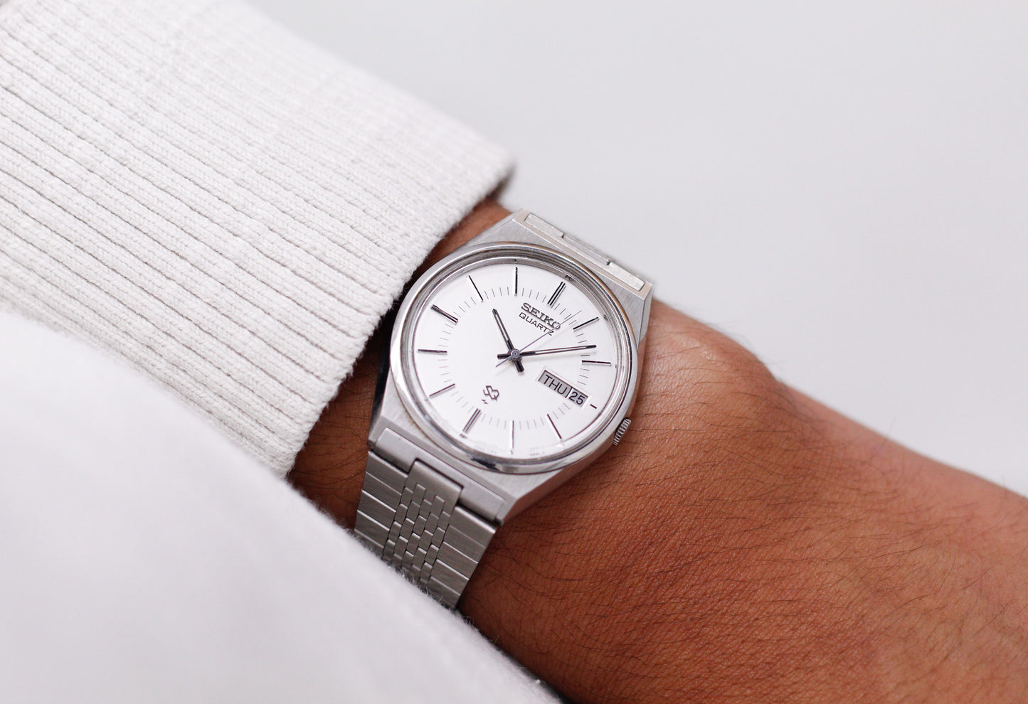 1982 Seiko SQ Straight Grain Silver Dial Men's Wrist-Watch W/Box & Tag