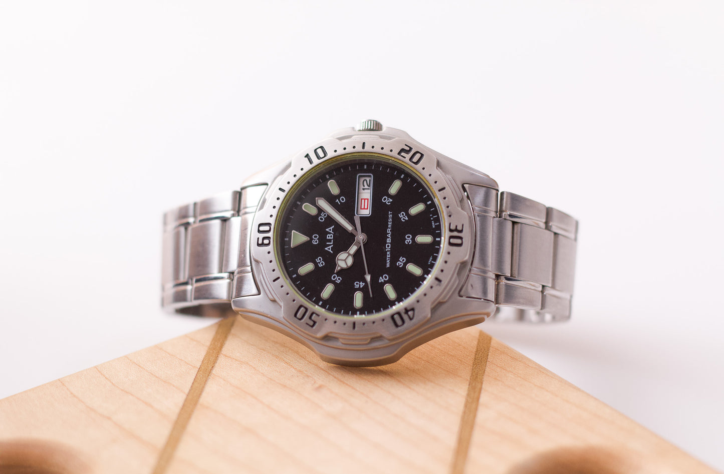1995 Alba 'Baby Explorer' Inky Black Dial Men's Wrist-Watch