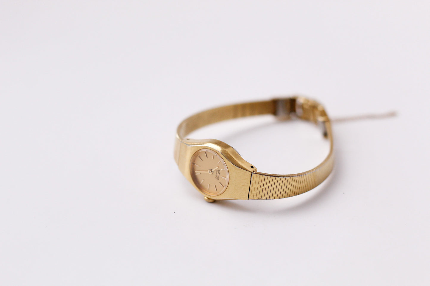 1984 Seiko Quartz Straight Grain Golden Dial Ladies' Wrist Watch