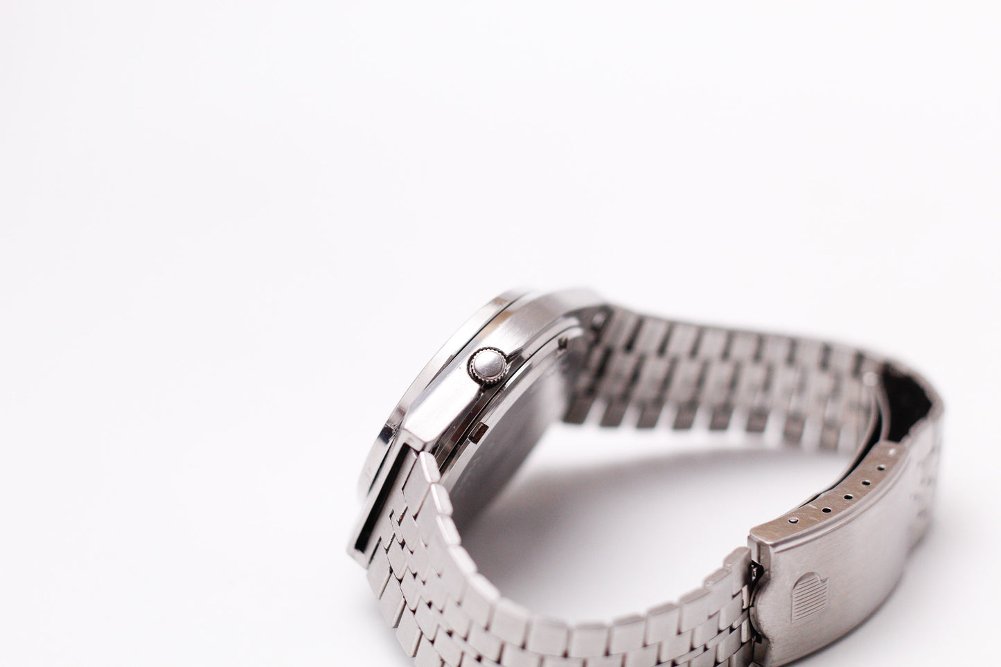 1980 Pulsar Quartz Textured Silver Dial Men's Wrist-Watch