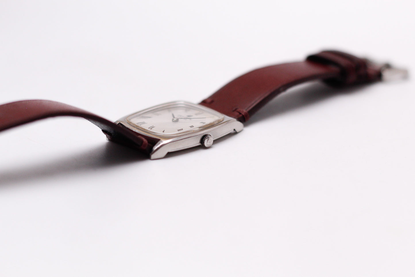 [Serviced] 11960s Universal Genève Straight Grain Silver Roman Dial Men's Mechanical Wrist Watch