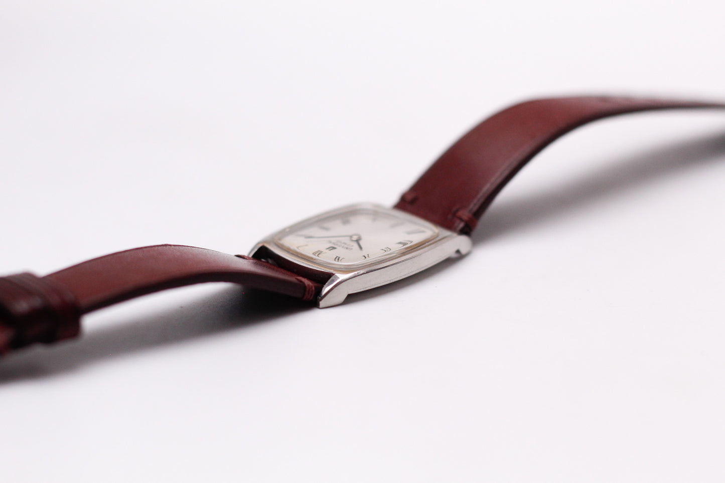 [Serviced] 11960s Universal Genève Straight Grain Silver Roman Dial Men's Mechanical Wrist Watch