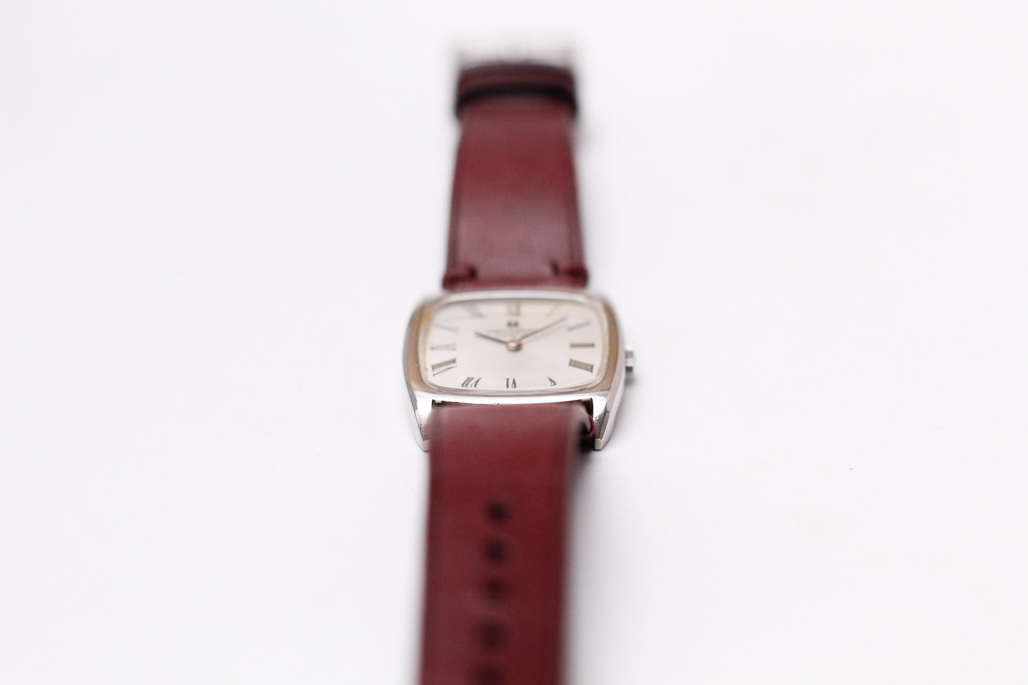 [Serviced] 11960s Universal Genève Straight Grain Silver Roman Dial Men's Mechanical Wrist Watch