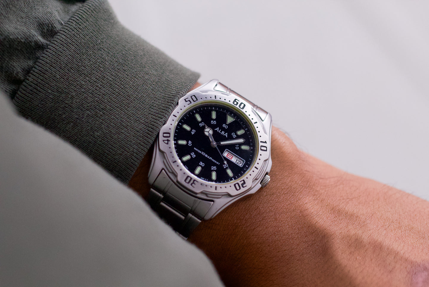 1995 Alba 'Baby Explorer' Inky Black Dial Men's Wrist-Watch