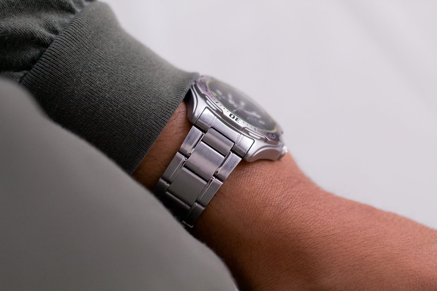 1995 Alba 'Baby Explorer' Inky Black Dial Men's Wrist-Watch